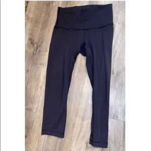 Black cropped lulu lemon leggings